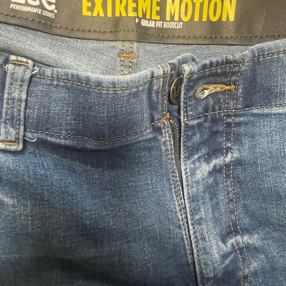 Men’s Lee extreme comfort jeans size 42 x 30